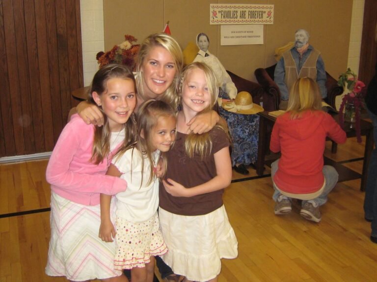 Frame 8325, family meeting at Provo, Utah, 22 September 2007