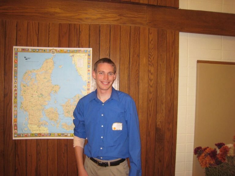 Frame 8357, family meeting at Provo, Utah, 22 September 2007